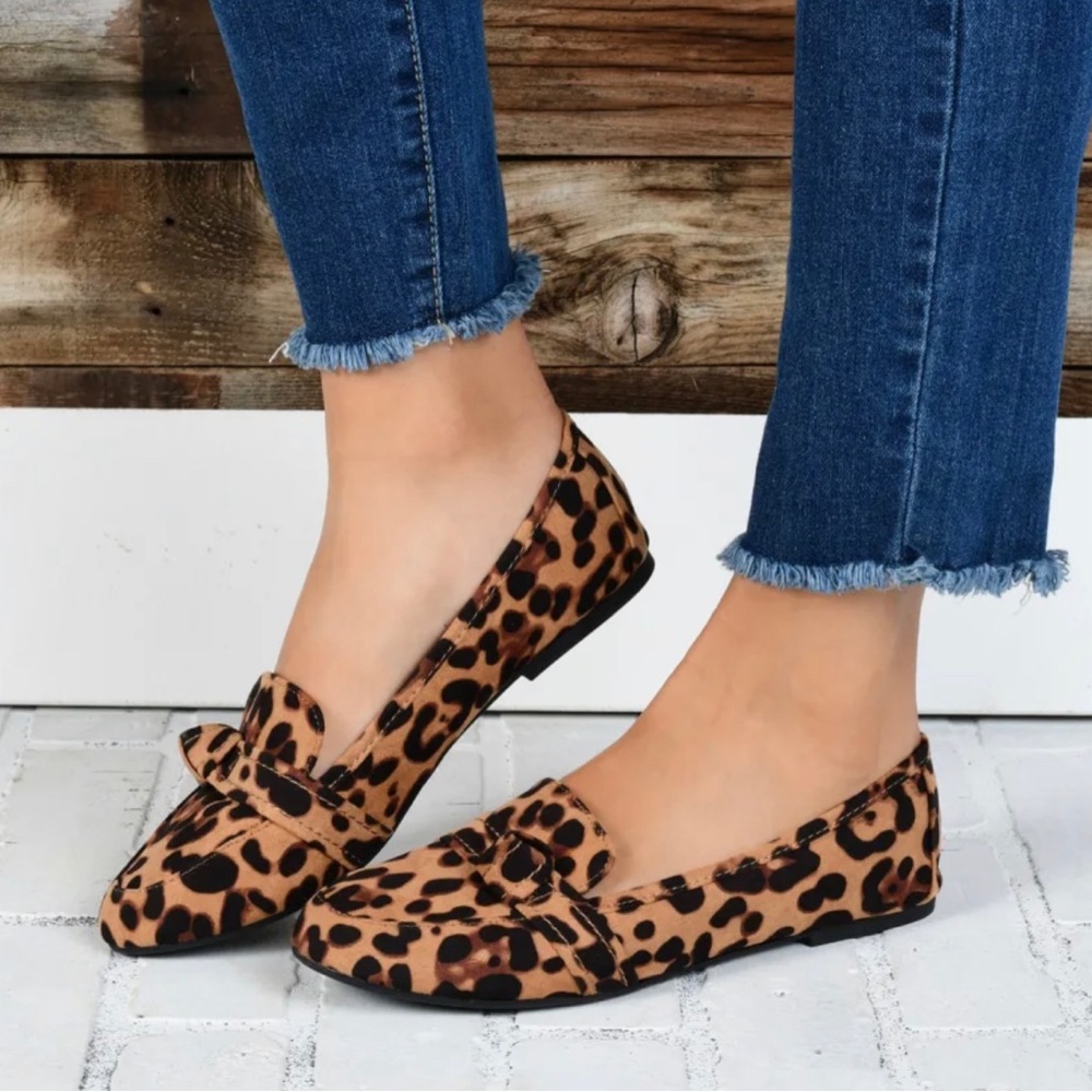 Cute Knot Accent Loafers